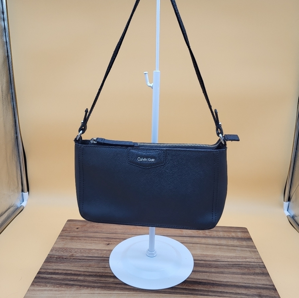 Calvin Klein Black Women's Shoulder Bag